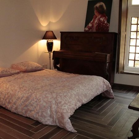 Hostel Du Lapin Blanc Сен-Бріє Екстер'єр фото